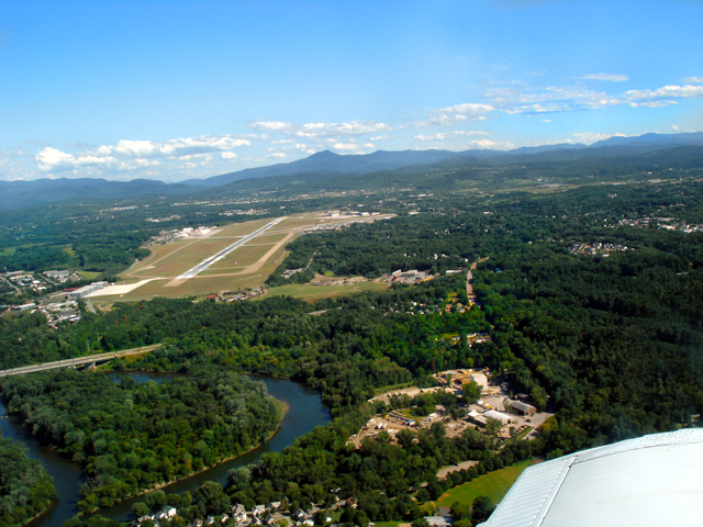 36-BurlingtonAirport